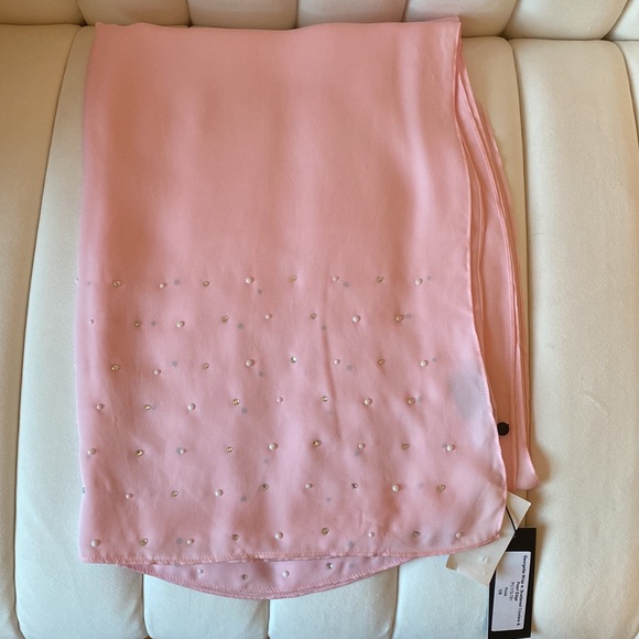 NWT Carolyn Rowan 100% Silk Georgette Wrap with Scattered Crystals & Pearl Edge - Picture 3 of 6